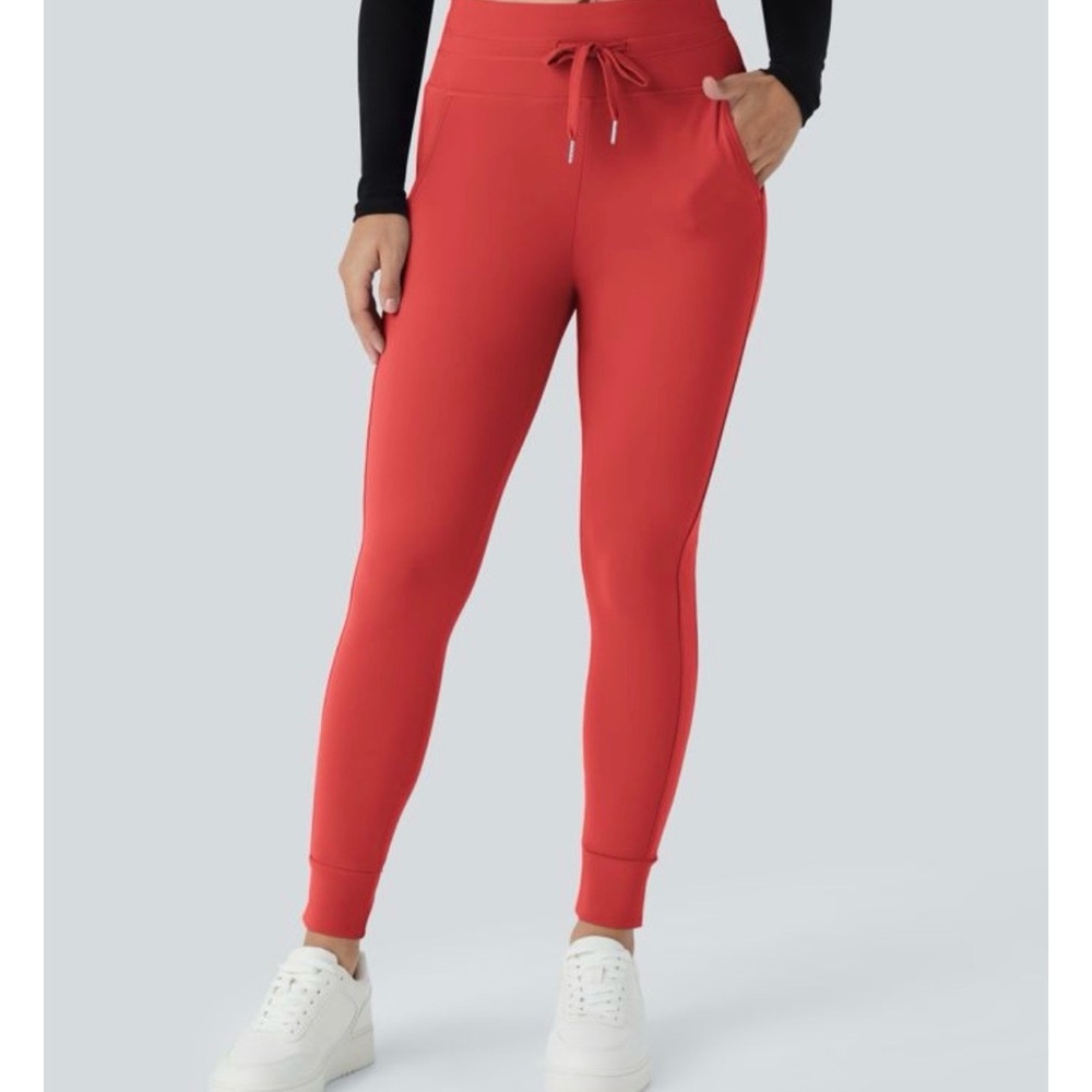 HALARA Women’s SoftlyZero Plush High Waisted Jogger Pants Size M Poinsetta